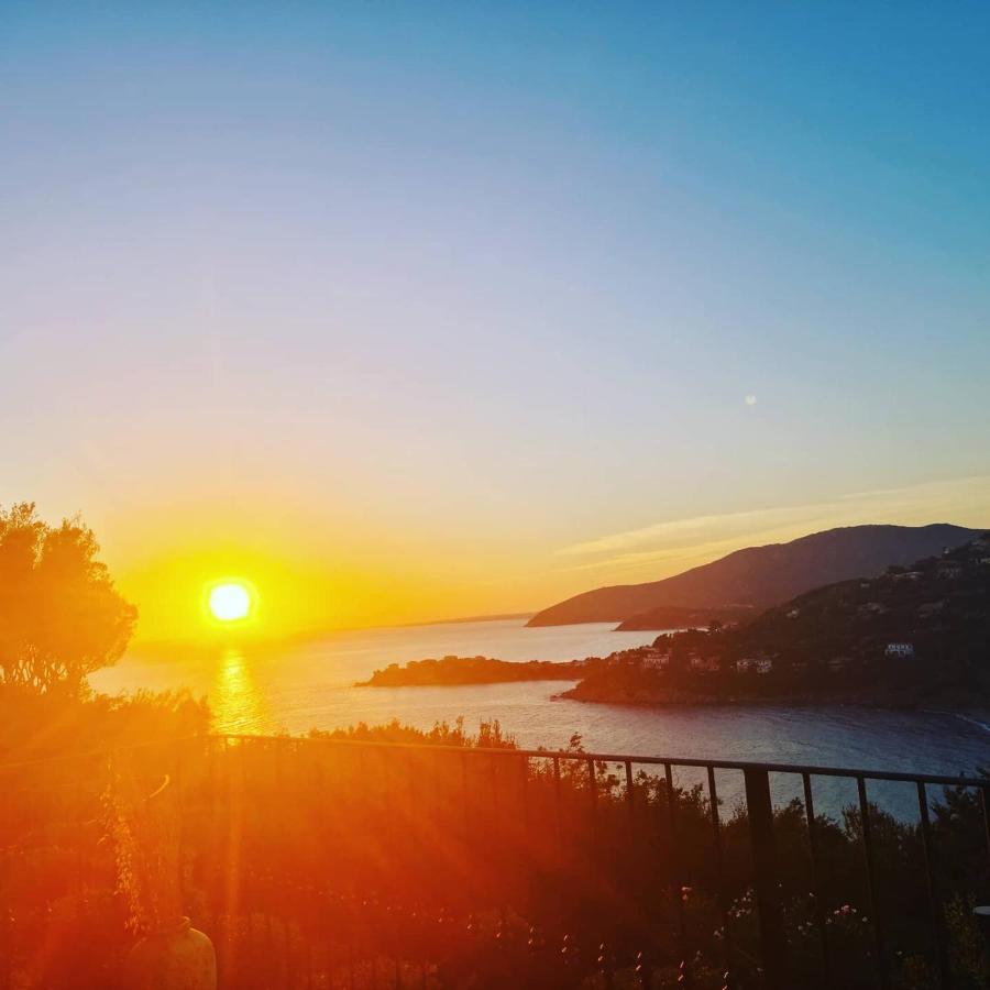 Villa Gaia - Dall'Alba Al Tramonto - Торре-делле-Стелле Экстерьер фото